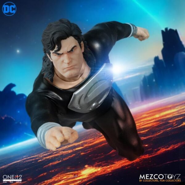 Mezco Toyz DC Comics: Superman Recovery Suit Edition One:12 Collective Action Figure - Image 7