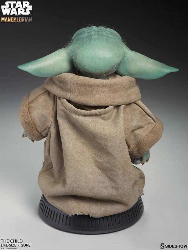 Sideshow Collectibles The Child Baby Yoda Life-Size Figure - Image 4