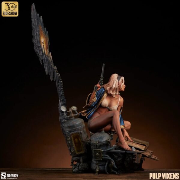 Sideshow Collectibles Pulp Vixens: Mr. Sin Premium Format Figure - Image 4
