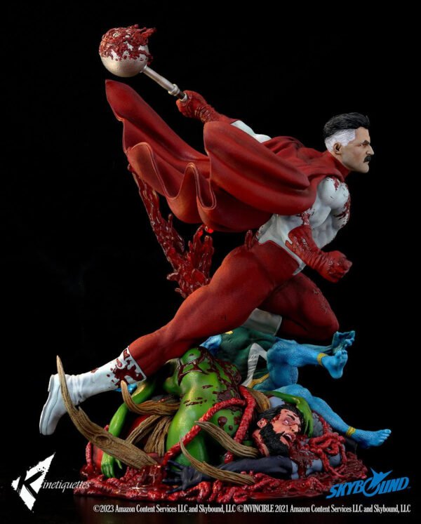 2024 Kinetiquettes Invincible: Omni-Man: The Ambush Diorama - Image 3