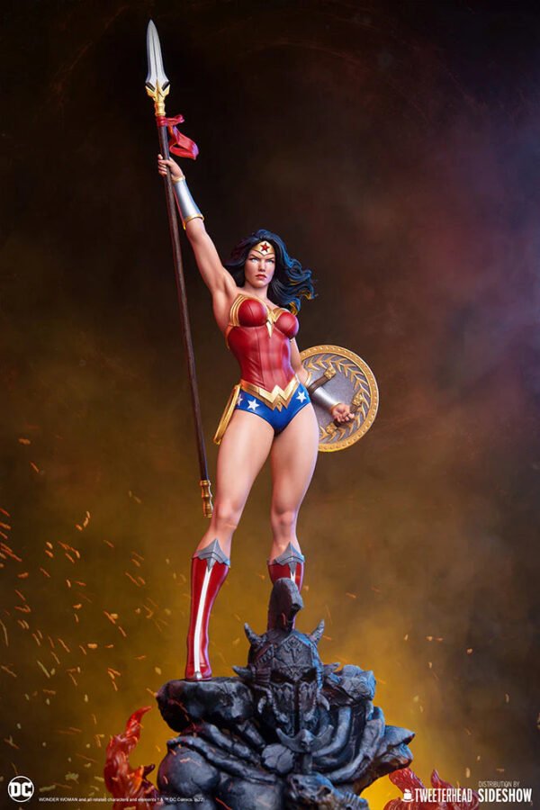 Tweeterhead DC Comics Wonder Woman 1:6 Scale Maquette - Image 5