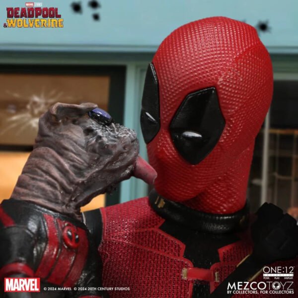 2024 Mezcotoyz Deadpool & Wolverine: Deadpool Deluxe Edition One:12 Collective Action Figure - Image 6
