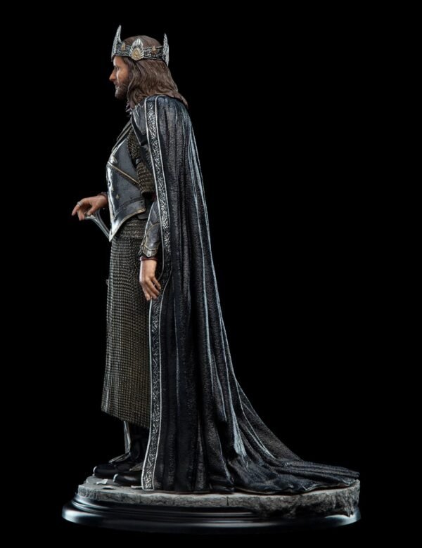 Weta Workshop The Lord of the Rings: King Aragorn Classic Series 1:6 Scale Statue - Image 7