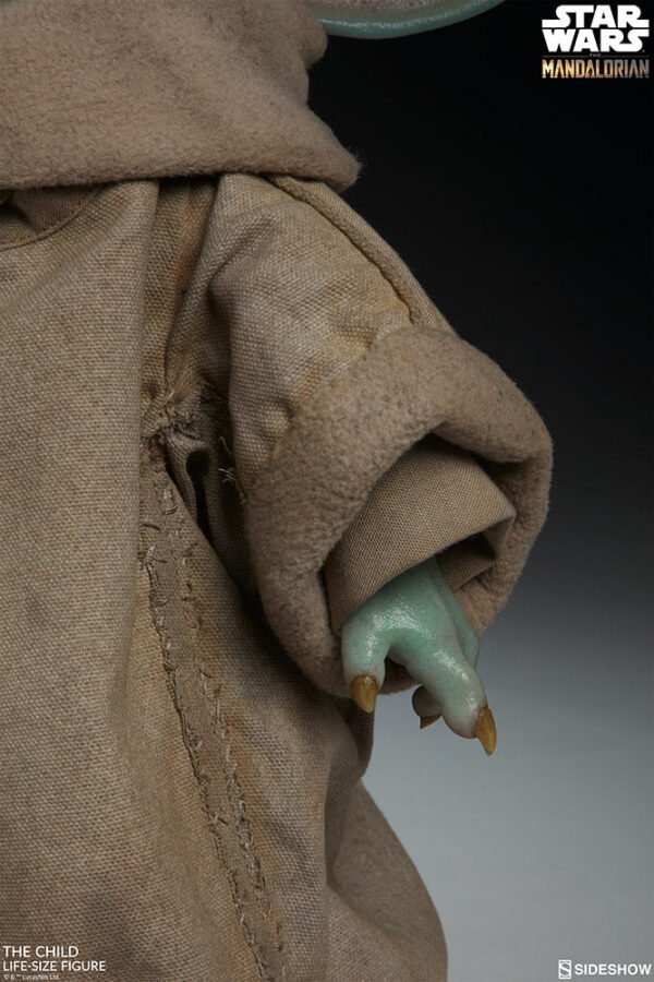 Sideshow Collectibles The Child Baby Yoda Life-Size Figure - Image 6