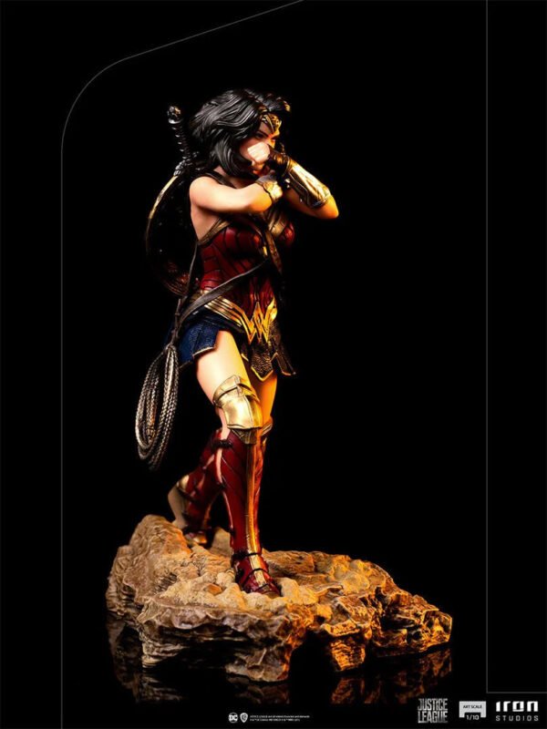 Iron Studios Zack Snyder’s Justice League Wonder Woman Art Scale 1/10 Statue - Image 2