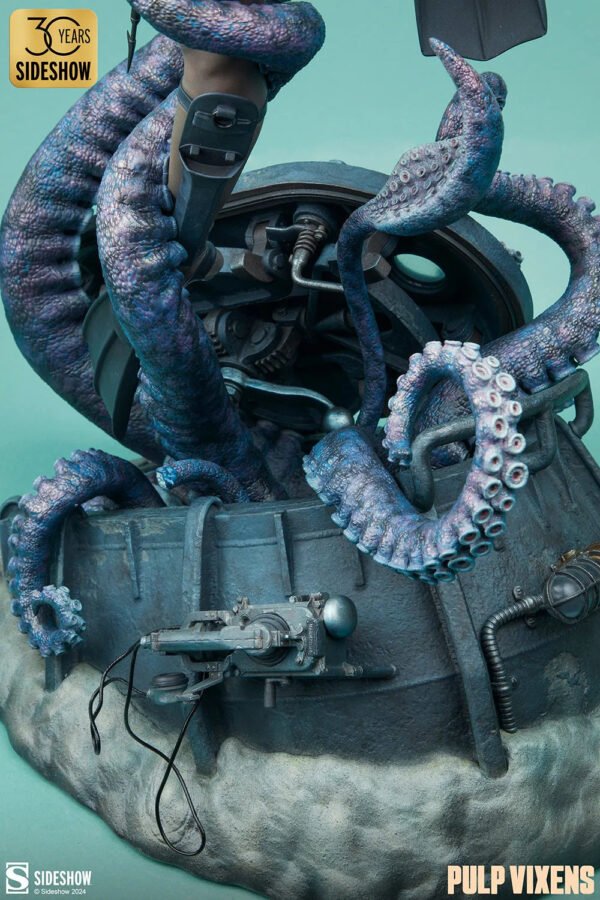2024 Sideshow Collectibles Pulp Vixens: Deep Down Premium Format Figure - Image 3