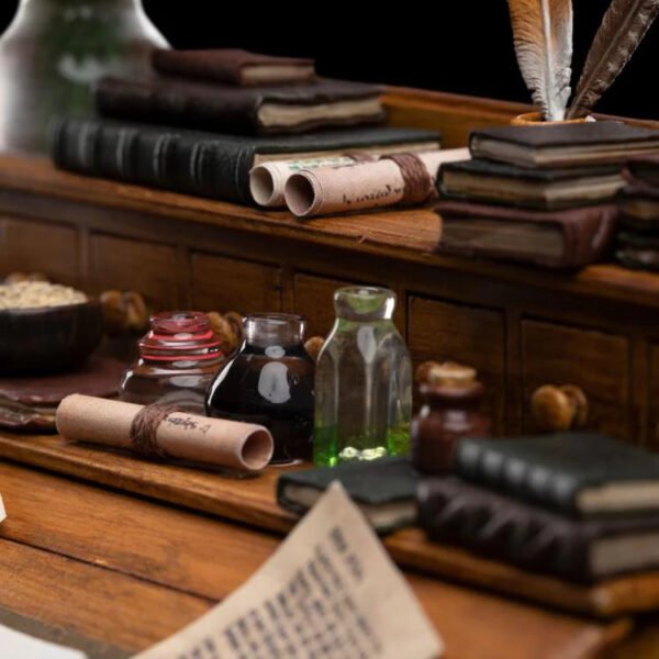 Weta Workshop The Lord of the Rings Bilbo Baggins at Desk 1:6 Scale Classic Statue - Image 11