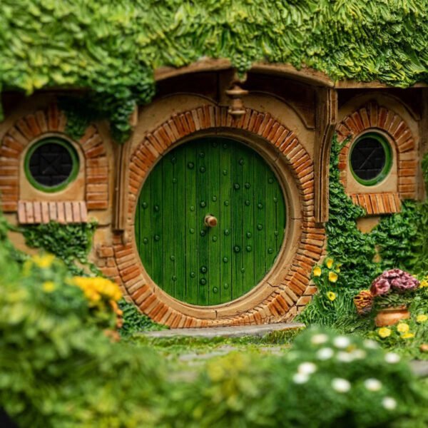 Weta Workshop The Lord of the Rings Bag End Hobbit Hole Environment Statue - Image 4