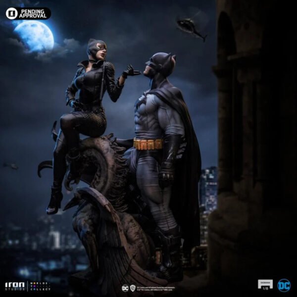 2024 Iron Studios DC Comics Batman and Catwoman Art Scale 1/6 Diorama