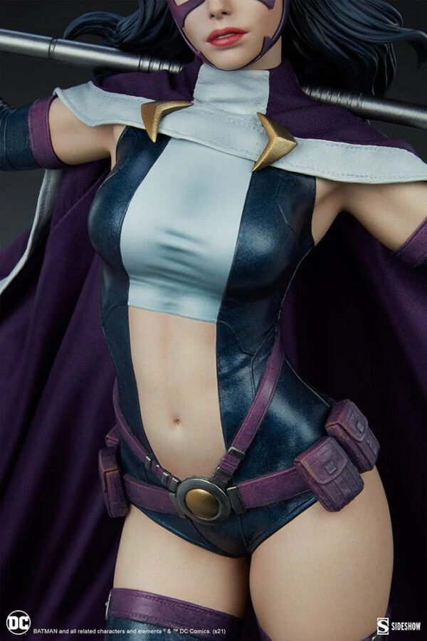 Sideshow Collectibles Huntress Premium Format Figure - Image 3
