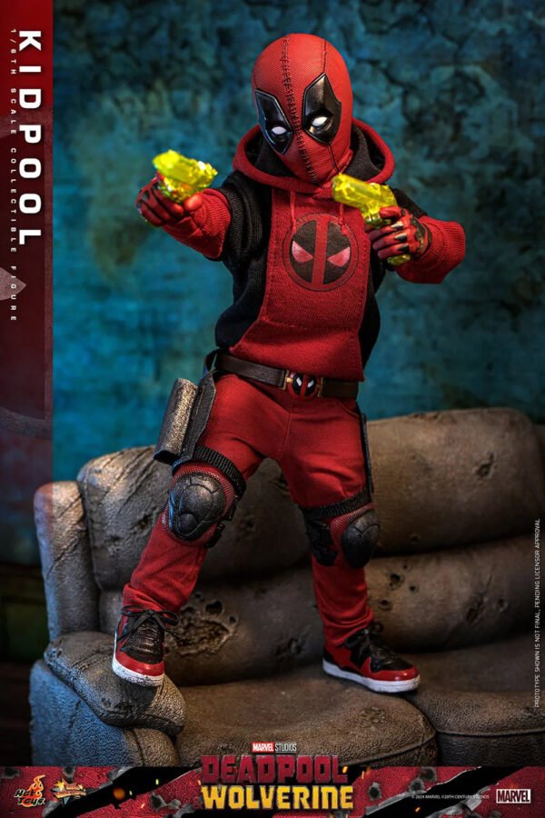 2024 Hot Toys Deadpool & Wolverine Kidpool Sixth Scale Figure - Image 3