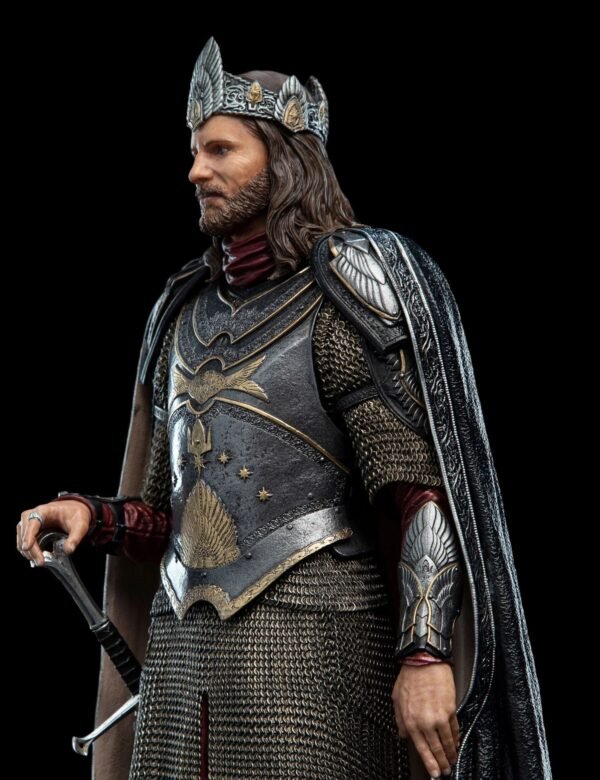 Weta Workshop The Lord of the Rings: King Aragorn Classic Series 1:6 Scale Statue - Image 10