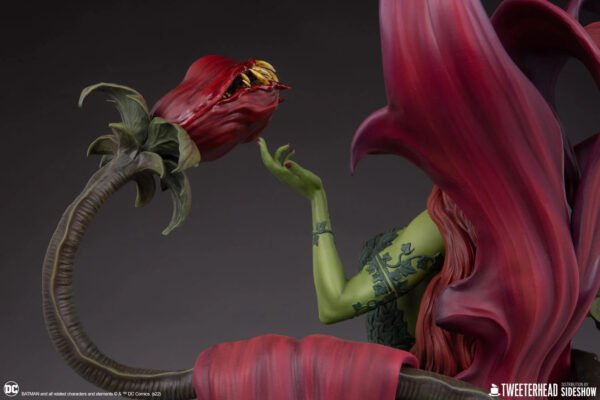 Tweeterhead DC Comics Poison Ivy Variant Maquette - Image 4