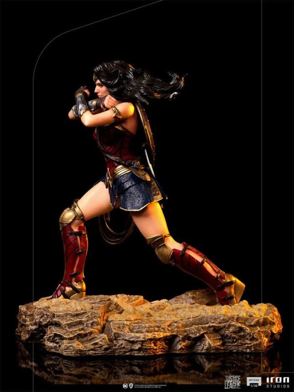 Iron Studios Zack Snyder’s Justice League Wonder Woman Art Scale 1/10 Statue - Image 9