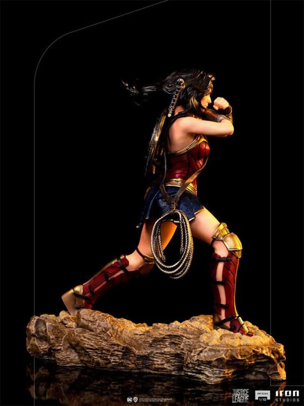 Iron Studios Zack Snyder’s Justice League Wonder Woman Art Scale 1/10 Statue - Image 3