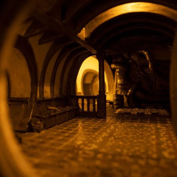 Weta Workshop The Lord of the Rings Bag End on the Hill Limited Edition Diorama - Image 4