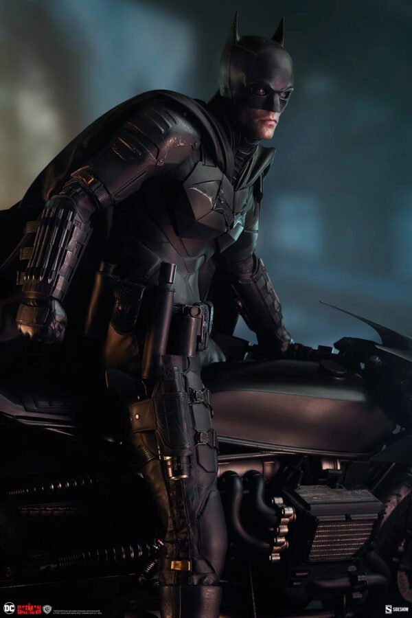 Sideshow Collectibles The Batman Premium Format Figure - Image 6