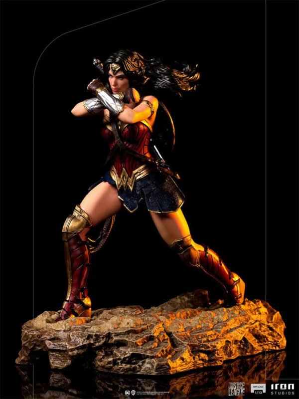 Iron Studios Zack Snyder’s Justice League Wonder Woman Art Scale 1/10 Statue - Image 4