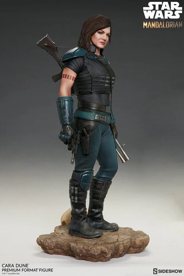 Sideshow Collectibles The Mandalorian Cara Dune Premium Format Figure - Image 7