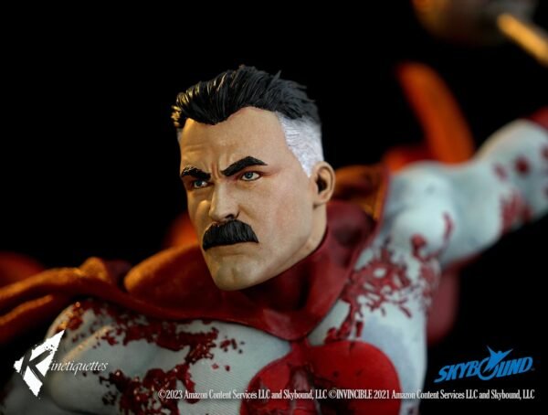 2024 Kinetiquettes Invincible: Omni-Man: The Ambush Diorama - Image 4