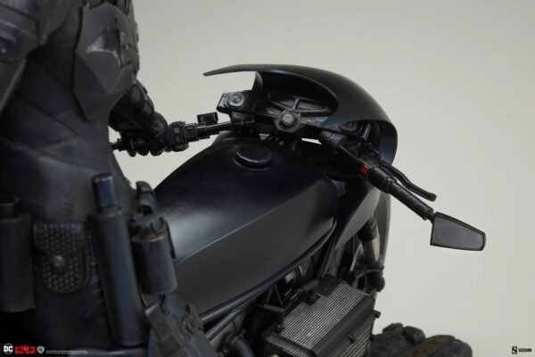 Sideshow Collectibles The Batman Premium Format Figure - Image 7