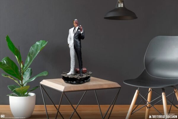 Tweeterhead Batman Two-Face Sixth Scale Maquette - Image 8