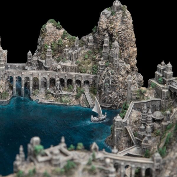 Weta Workshop The Lord of the Rings Trilogy - Grey Havens Limited Edition Environment Statue - Image 2