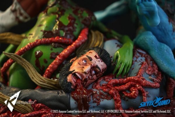 2024 Kinetiquettes Invincible: Omni-Man: The Ambush Diorama - Image 10