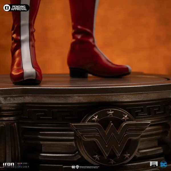2024 Iron Studios DC Comics Wonder Woman DC Trinity Quarter Scale Statue - Image 11