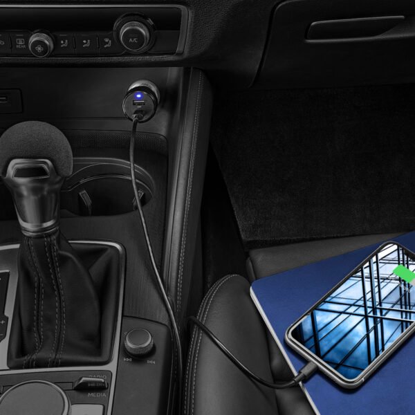 Best Buy essentialsTM – 32 W Vehicle Charger with 1 USB-C & 1 USB Port – Black - Image 7