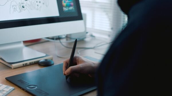 Wacom ¨C Intuos Pro Pen Drawing Tablet (Medium) ¨C Black - Image 7